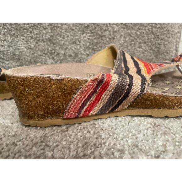 Muk Luks Canvas Striped Thong Wedge Sandal, sz 39 - Picture 6 of 6